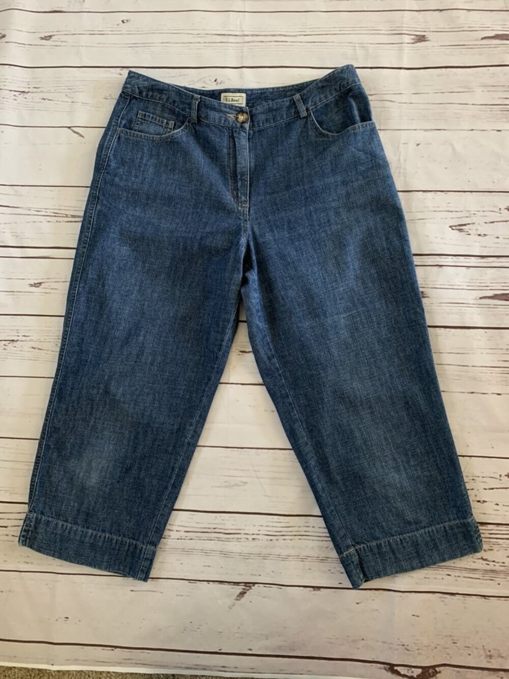 L.L. Bean Mid Rise Medium Wash Denim Capris